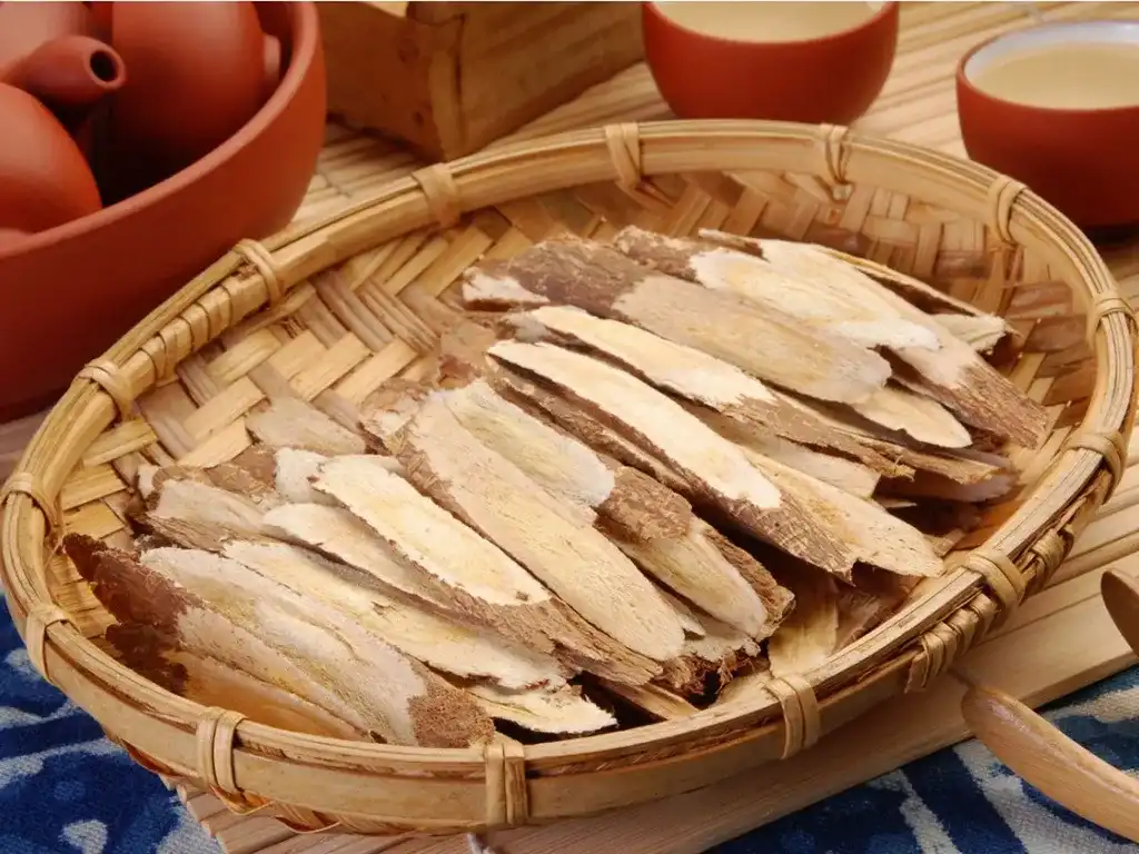 How to Select High-Purity Astragalus Extract for Nutraceutical Production?